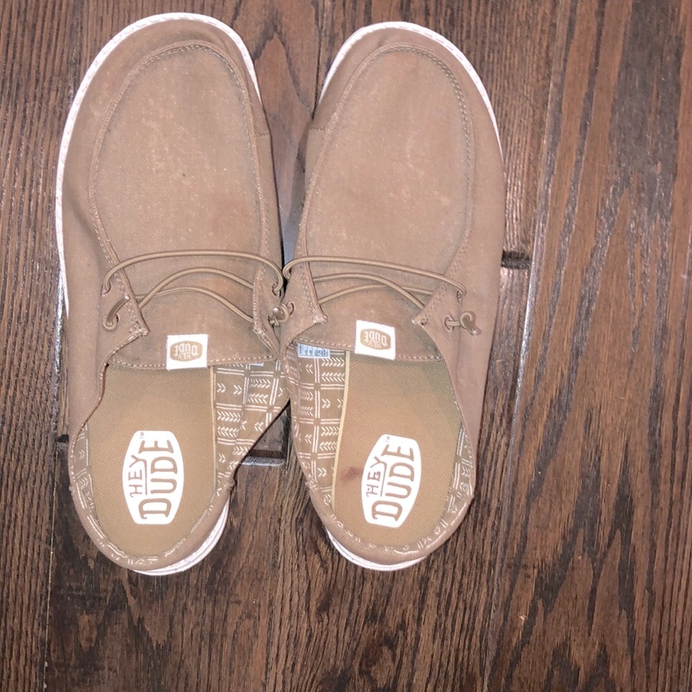 Hey Dude tan mens shoes size 9